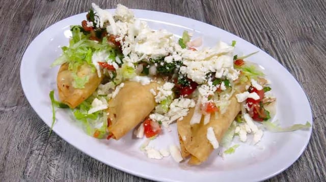 Roll Taquitos Combo.